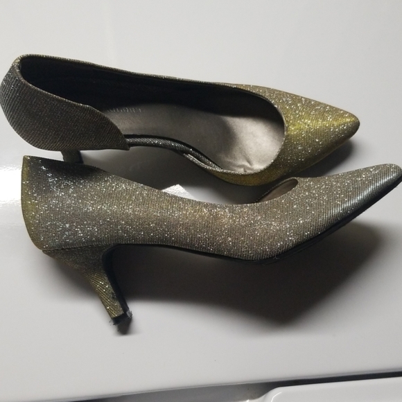 Shoes - Picture 3 of 3